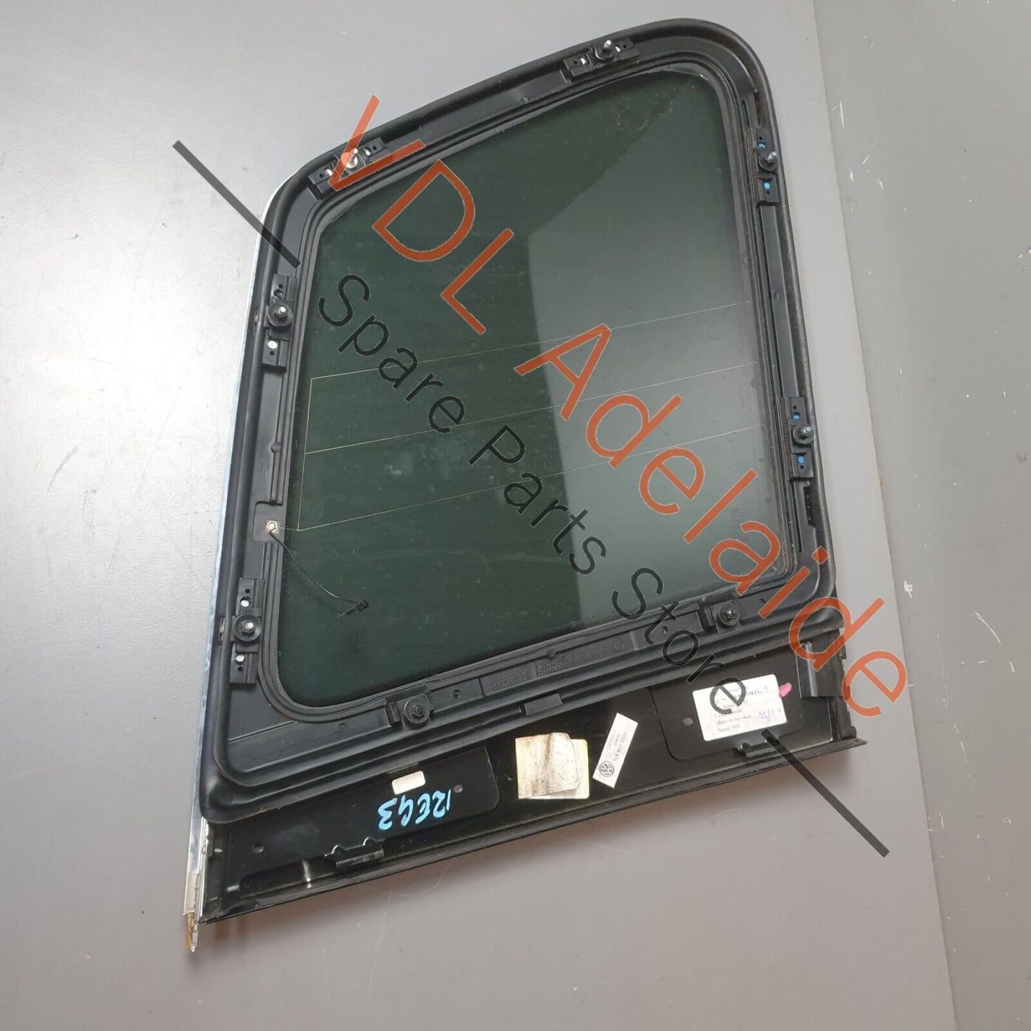 VW Touareg V10 7L Rear Right Side Quarter Glass Window 7L6845298FR 7L6845298FR