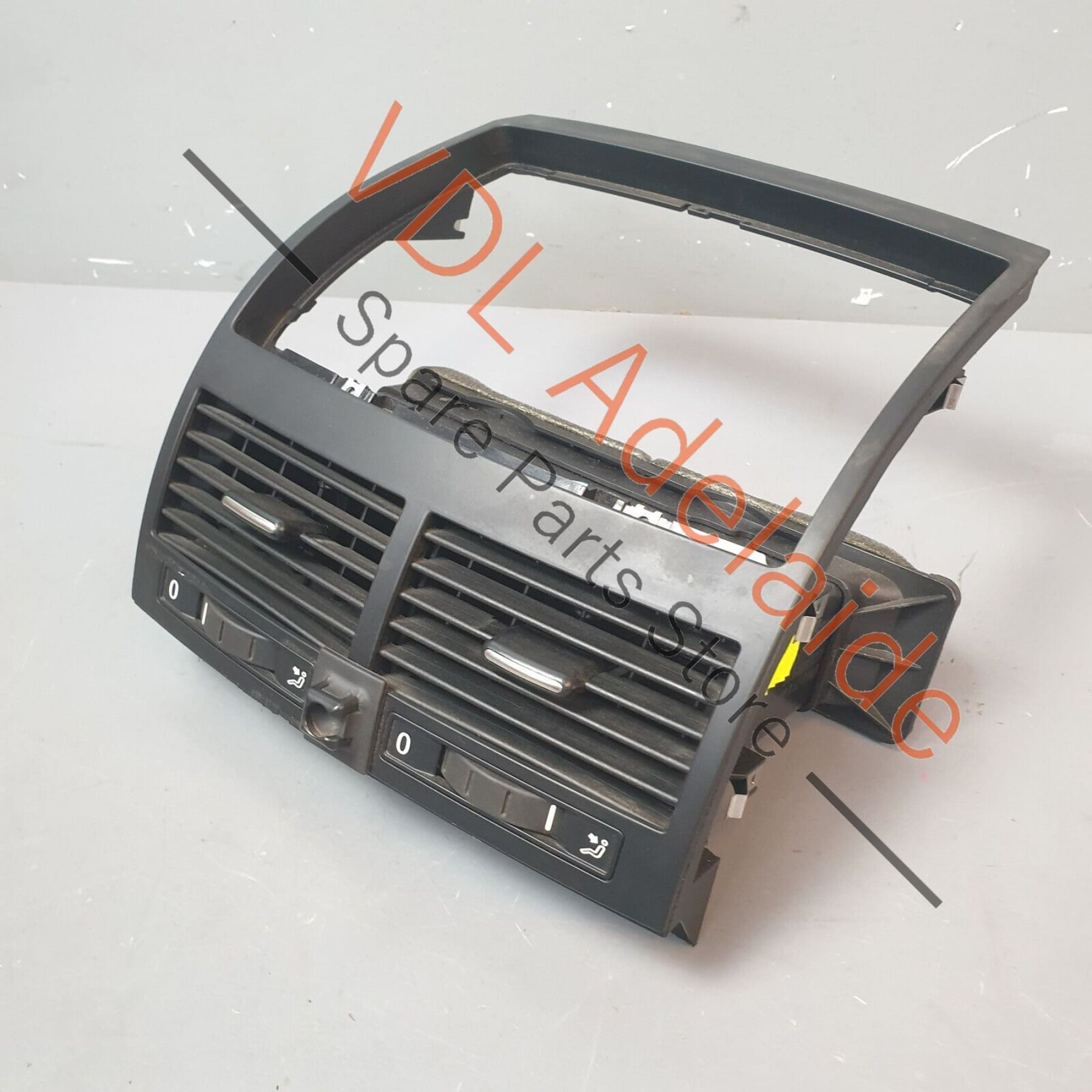 VW Touareg V10 7L Centre Dash AC Air Vent 7L6819727AH 7L6819727AH