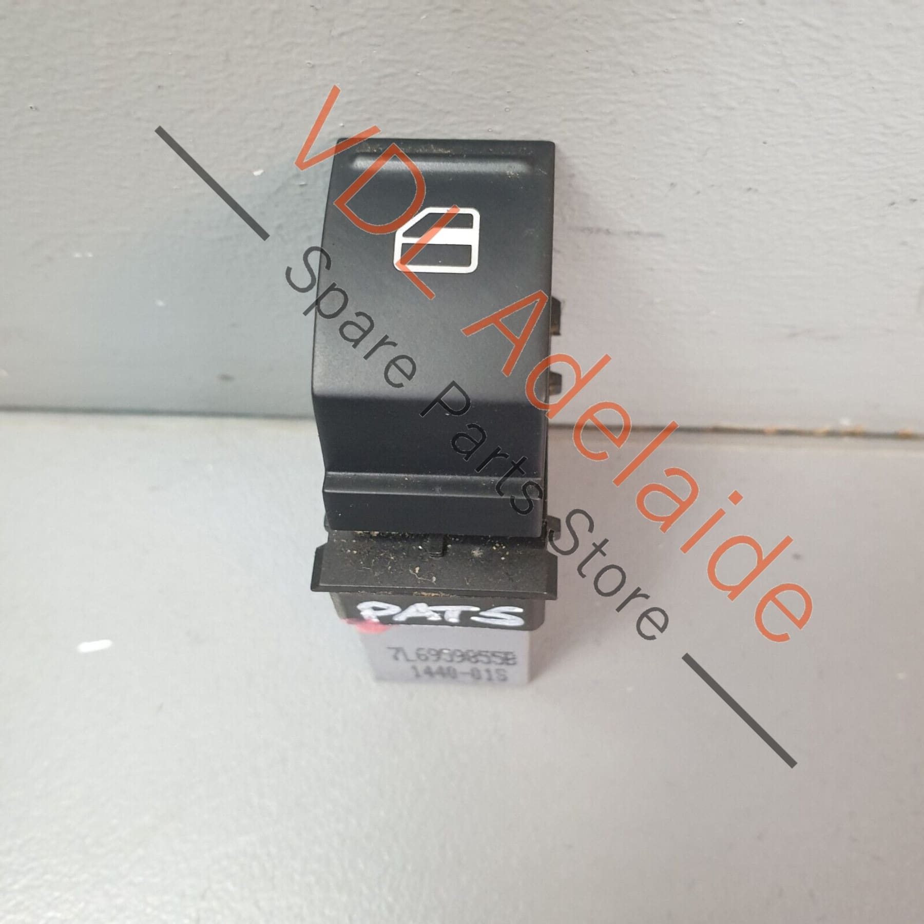 thumbnail image 2 of VEGO Window Regulator Switch Button - Genuine Replacement 7L6959855B 2 of 5