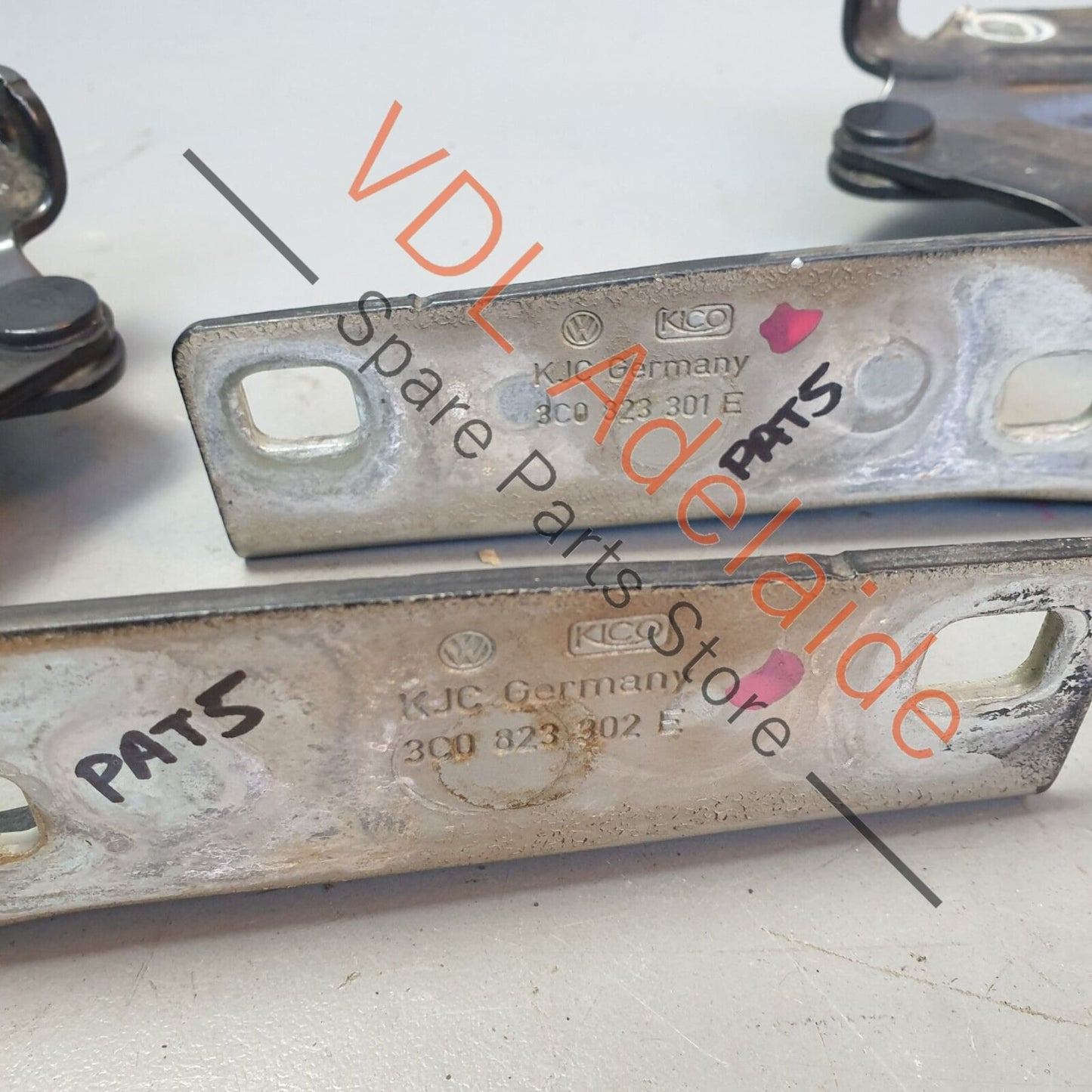 VW R36 Passat 3C B6 Bonnet Lid Hinge Pair Left & Right 3C0823301E 3C0823302E 3C0823301E