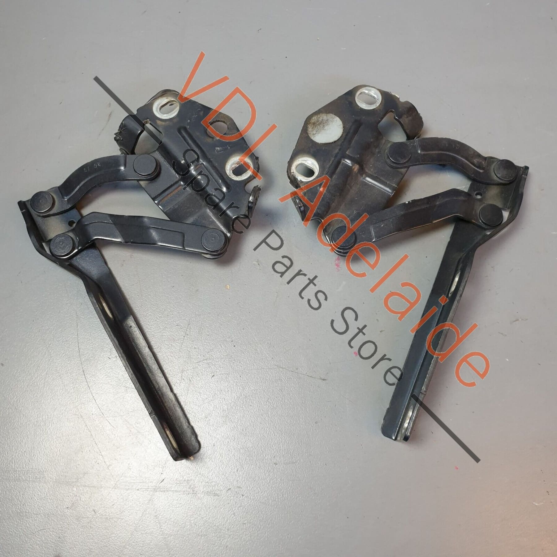 VW R36 Passat 3C B6 Bonnet Lid Hinge Pair Left & Right 3C0823301E 3C0823302E 3C0823301E