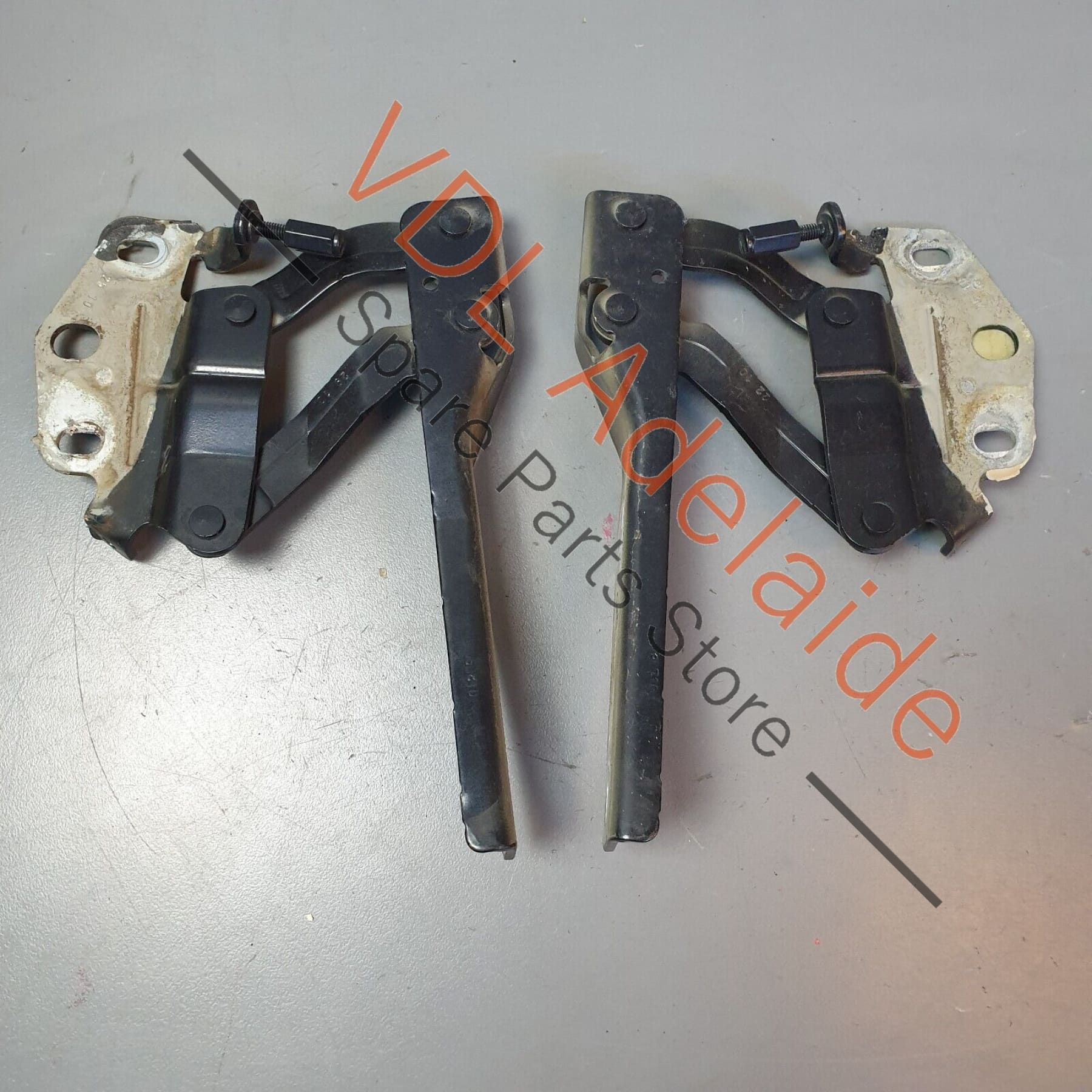 VW R36 Passat 3C B6 Bonnet Lid Hinge Pair Left & Right 3C0823301E 3C0823302E 3C0823301E