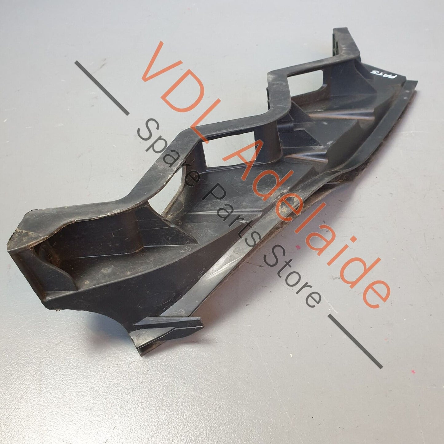 VW R36 Passat 3C B6 Left Front Bumper Profile Guide Bracket 3C0807889A 3C0807889A