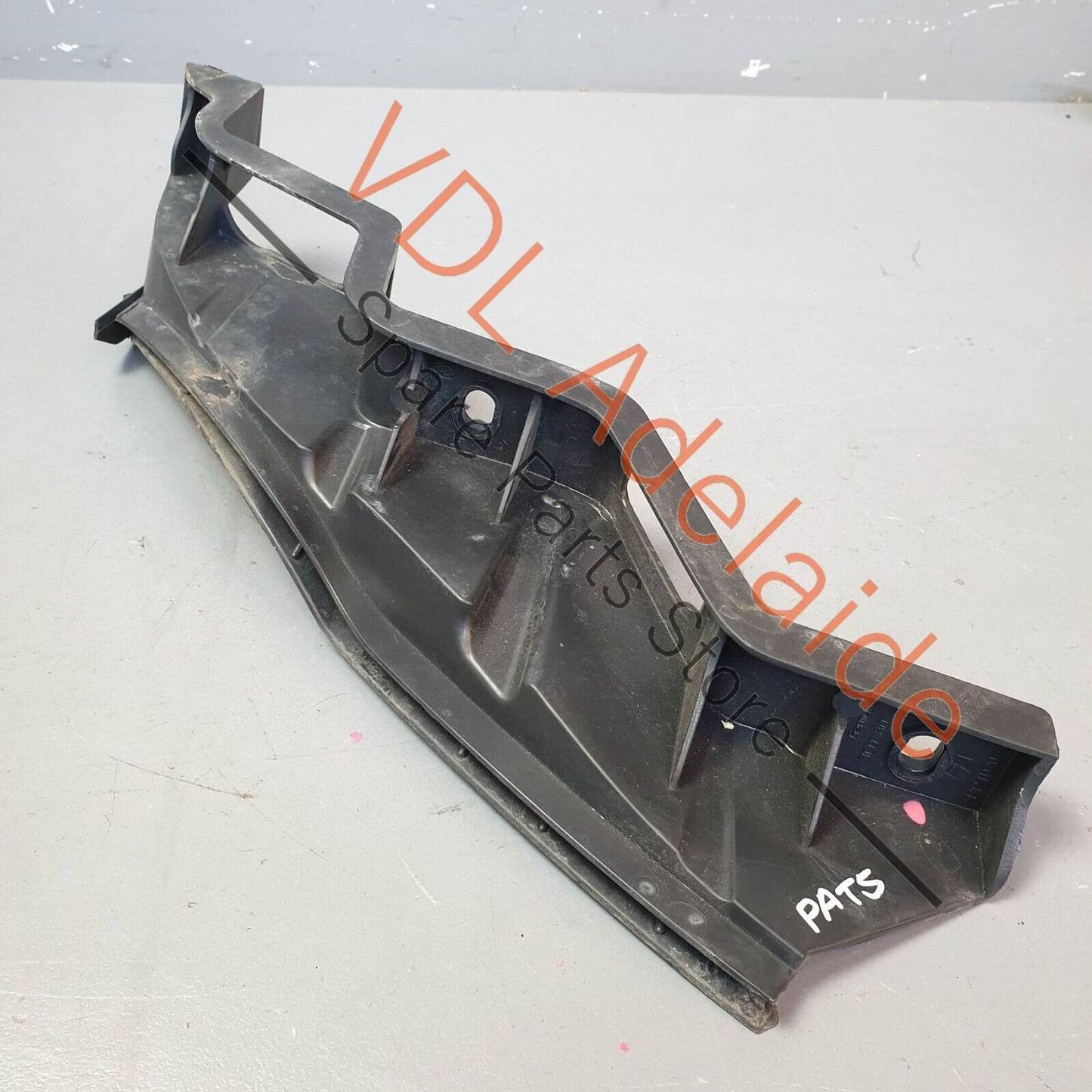 VW R36 Passat 3C B6 Left Front Bumper Profile Guide Bracket 3C0807889A 3C0807889A