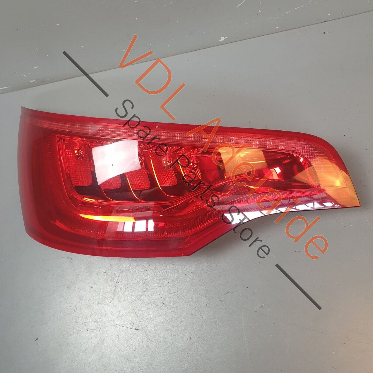 Audi Q7 6.0L V12 4L Left Side Rear LED Tail Light Lamp 4L0945093F 4L0945093F