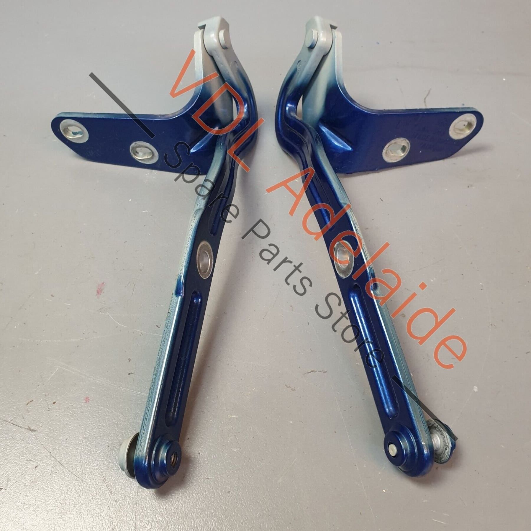 Porsche Cayman R 987 Rear Hatch Hinge Pair 98751215101 98751215201 98751215101