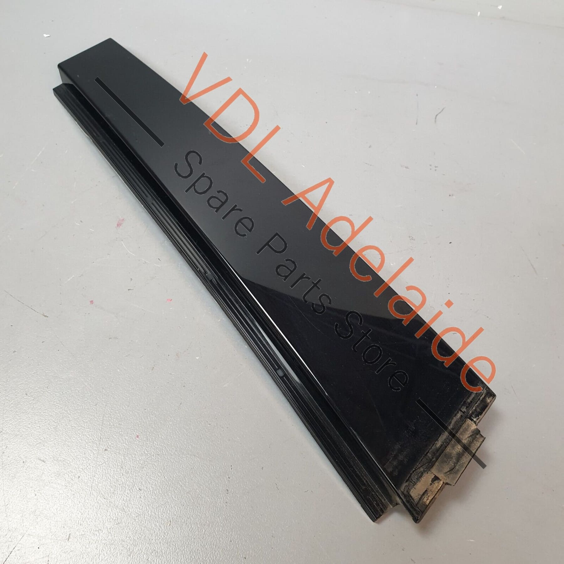 VW Golf R MK6 Rear Left B-Pillar Trim for Door Window Frame 5K6839901B